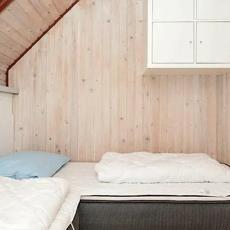 Hébergement de vacances Three-bedroom Holiday In Dyrvik *