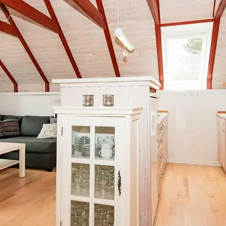 Three-bedroom Holiday In Dyrvik Hébergement de vacances